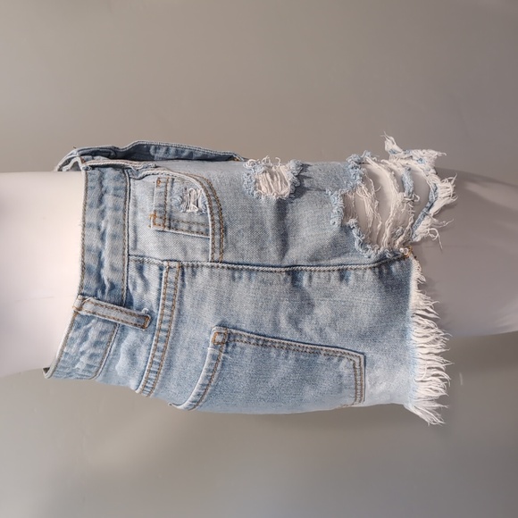 SHEIN Light Wash Distressed Ripped Frayed Hem Jean Shorts Size XS - Picture 2 of 8